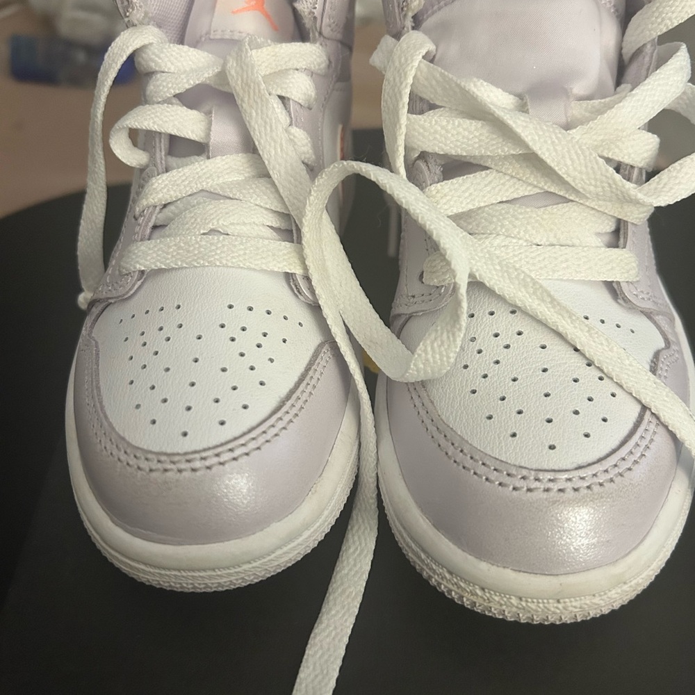 Jordan Kids Sneakers in Light Purple with Iridescent Pink-Blue Swoosh - Picture 3 of 4